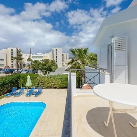 וילה Rent Your Dream Holiday And Look Forward To Relaxing Beside Your Private Pool 1387 איה נאפה