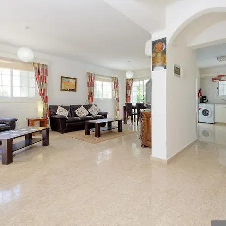 Rent Your Dream Holiday And Look Forward To Relaxing Beside Your Private Pool 1387 Villa Ayía Nápa