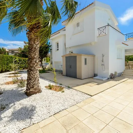 Rent Your Dream Holiday And Look Forward To Relaxing Beside Your Private Pool 1387 فيلة أيا نابا