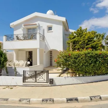 Vilă Rent Your Dream Holiday And Look Forward To Relaxing Beside Your Private Pool 1387 *