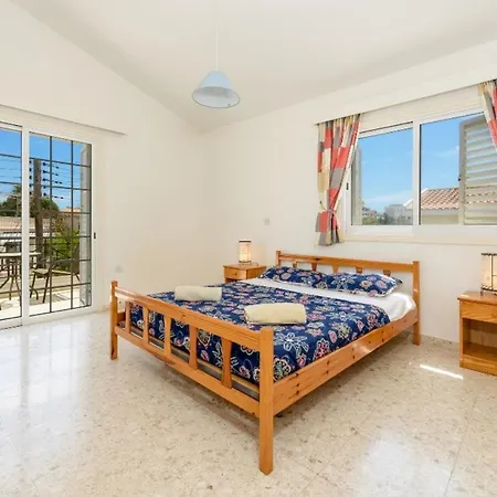 Rent Your Dream Holiday And Look Forward To Relaxing Beside Your Private Pool 1387